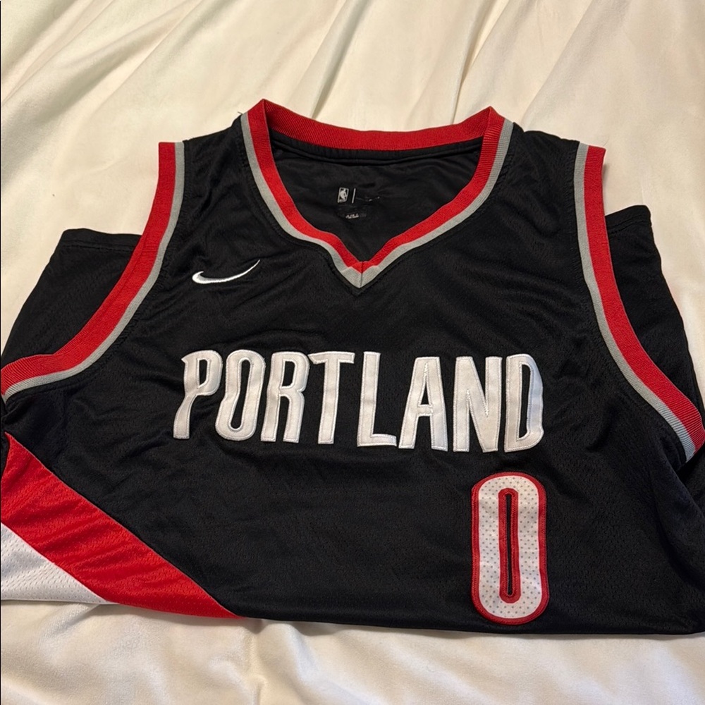 Nike Black and Red Icon Basketball Jersey